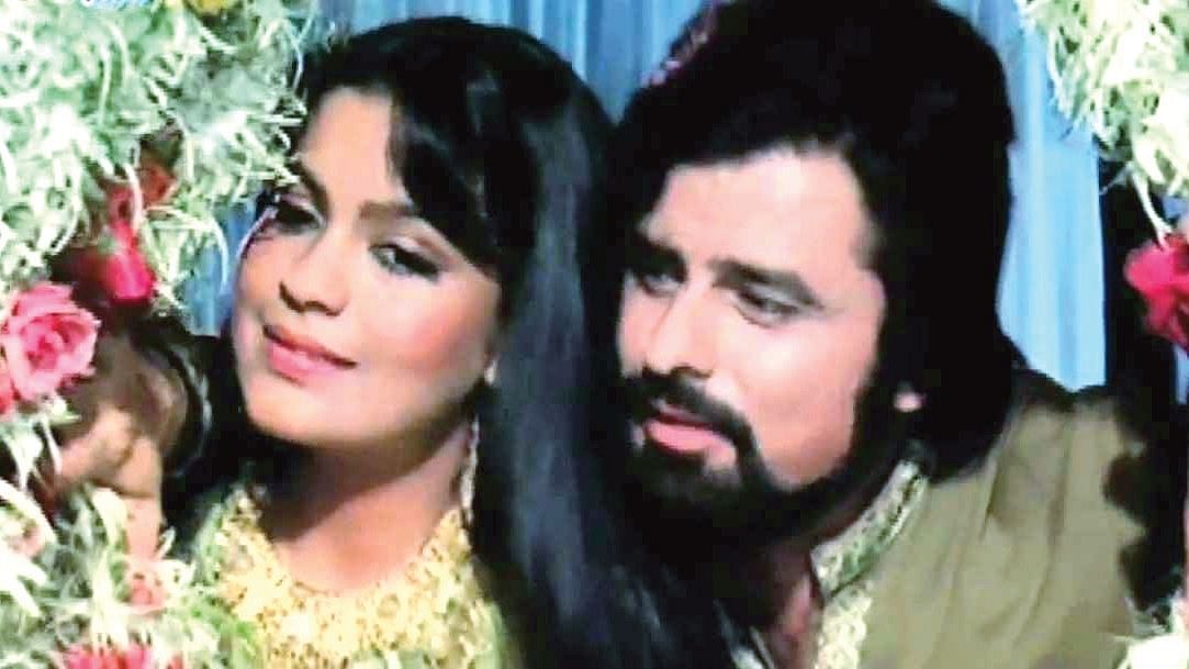 zeenat aman and sanjay khan