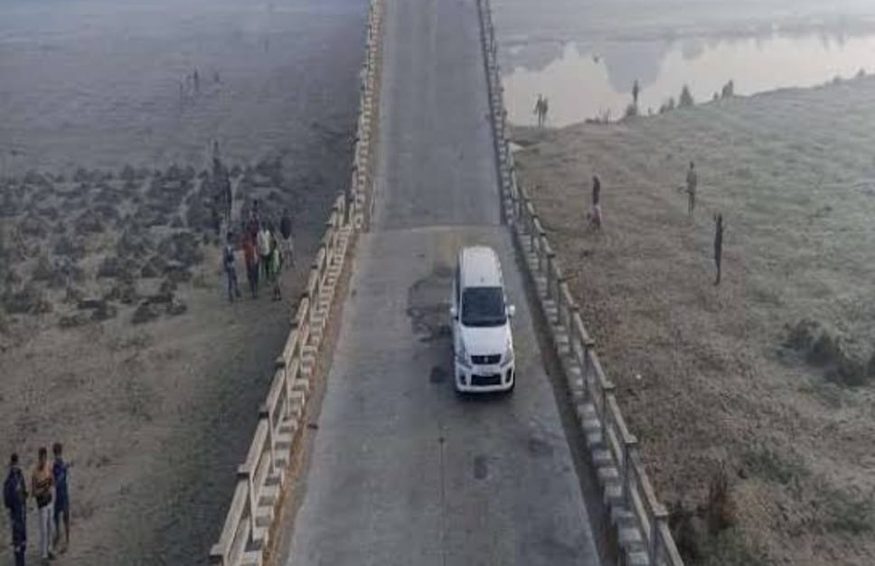 Broken bridge in Shahjahanpur