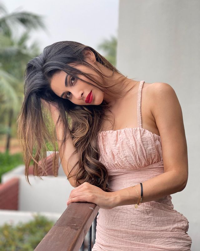 mouni roy