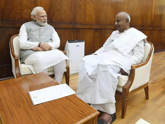 PM Modi Pics With Deve Gowda 