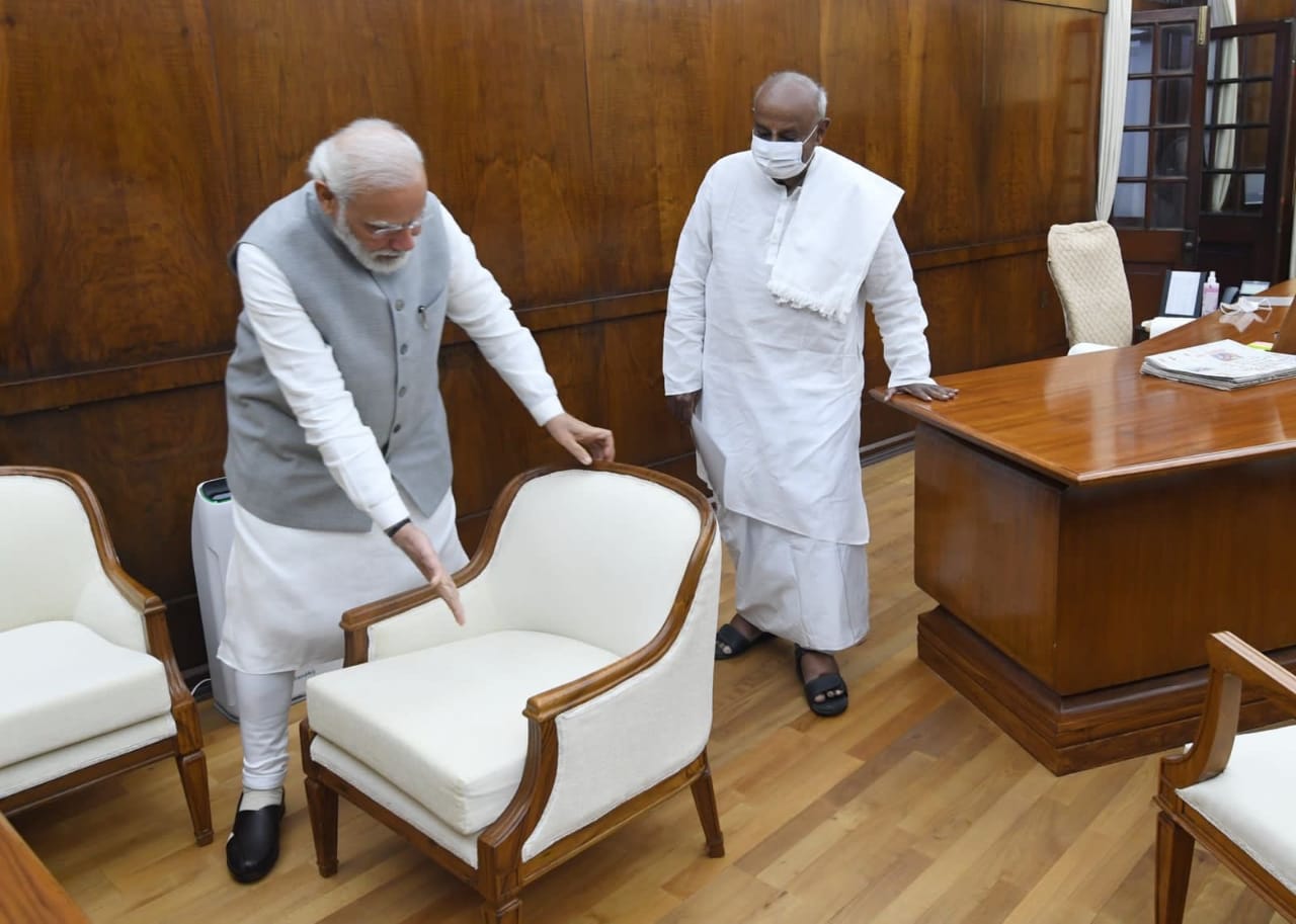 PM Modi Pics With Deve Gowda 