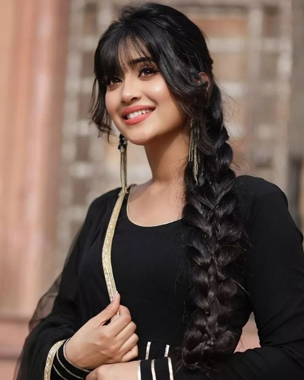 Naira Aka Shivangi Joshi