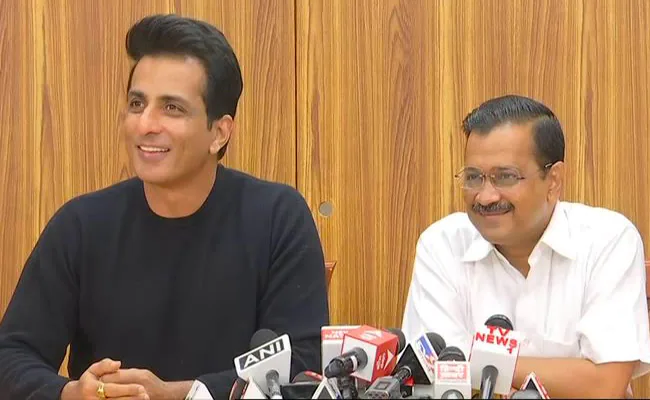 CM Baghel Meets Sonu Sood