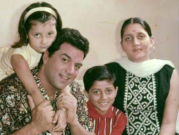 dharmendra and prakash kaur marriage with kids