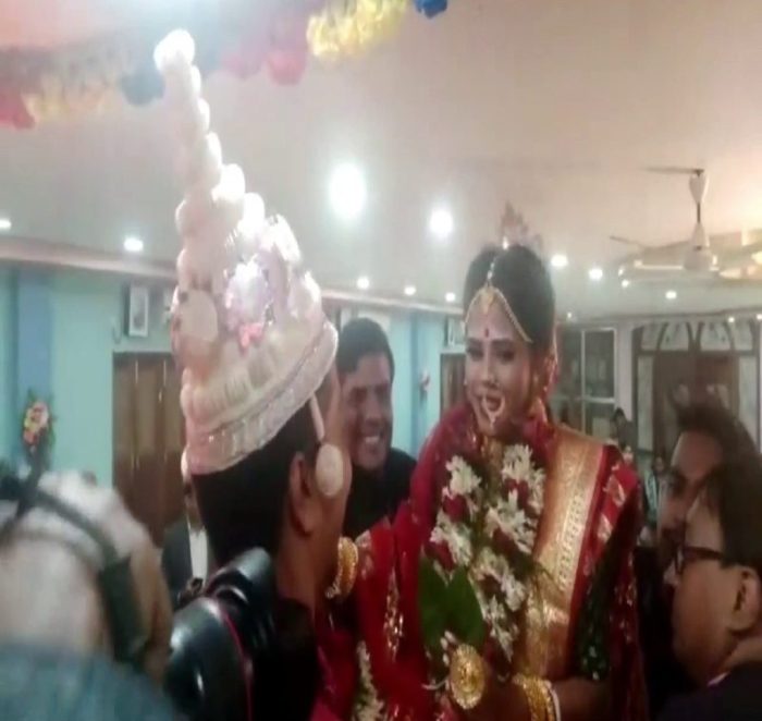 gaya bride on horse 