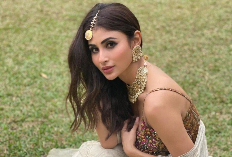 mouni roy