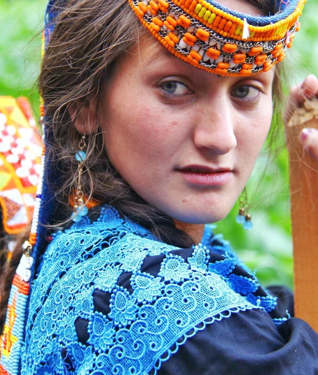 pakistan kalash tribe woman