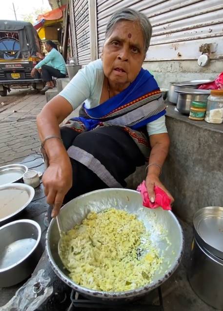 poha seller