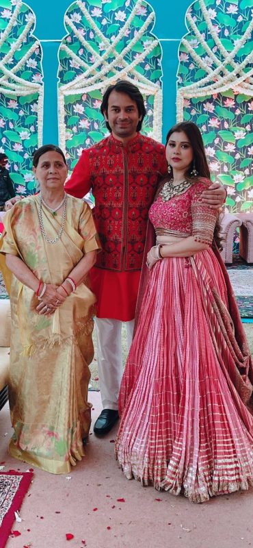 tejashwi-yadav family in wedding 