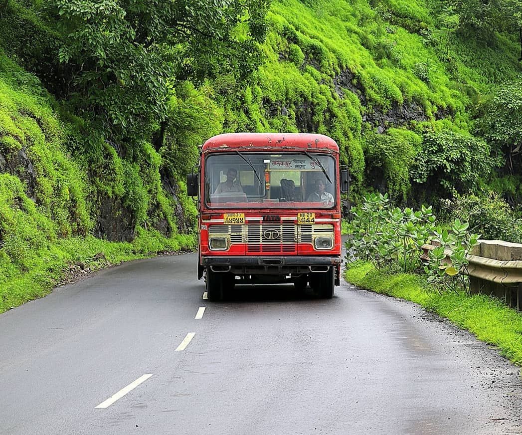 pune-woman-drives-bus-after-driver-suffered-from-fits