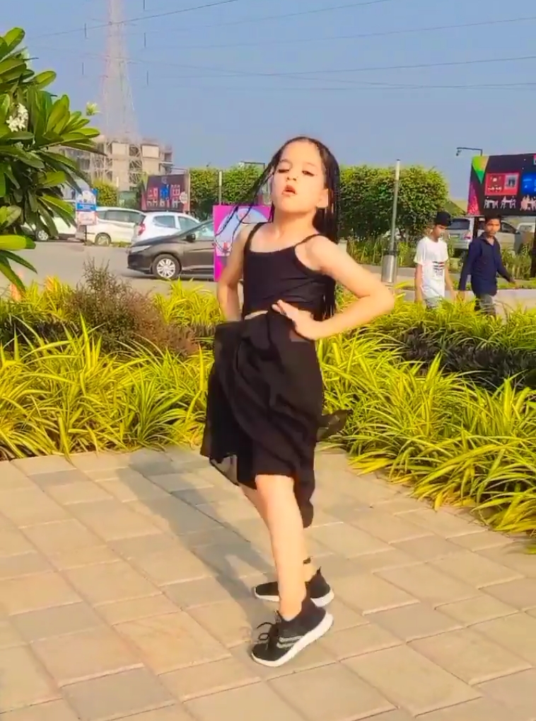 Little Girl Fabulous Dance