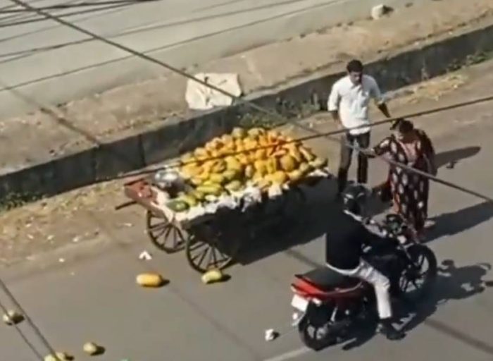 bhopal fruit seller