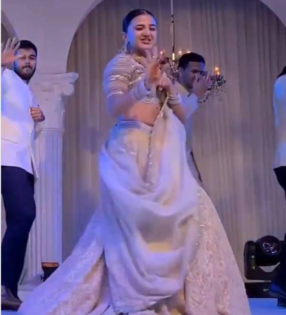 bride sister dance 