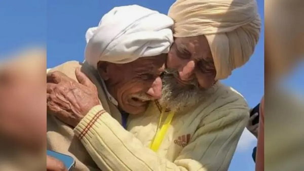 brothers-reunites-at-kartarpur 