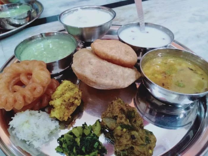 घर में इस जगह भोजन करना होता है अशुभ, मां लक्ष्मी छोड़ देती है साथ, रुक जाता है पैसाˎ “ ‧‧ . घर में इस जगह भोजन करना होता है अशुभ, मां लक्ष्मी छोड़ देती है साथ, रुक जाता है पैसाˎ “ ‧‧ .