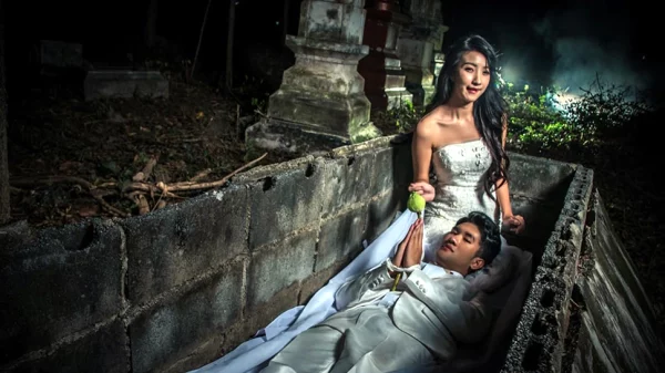 grave wedding photoshoot