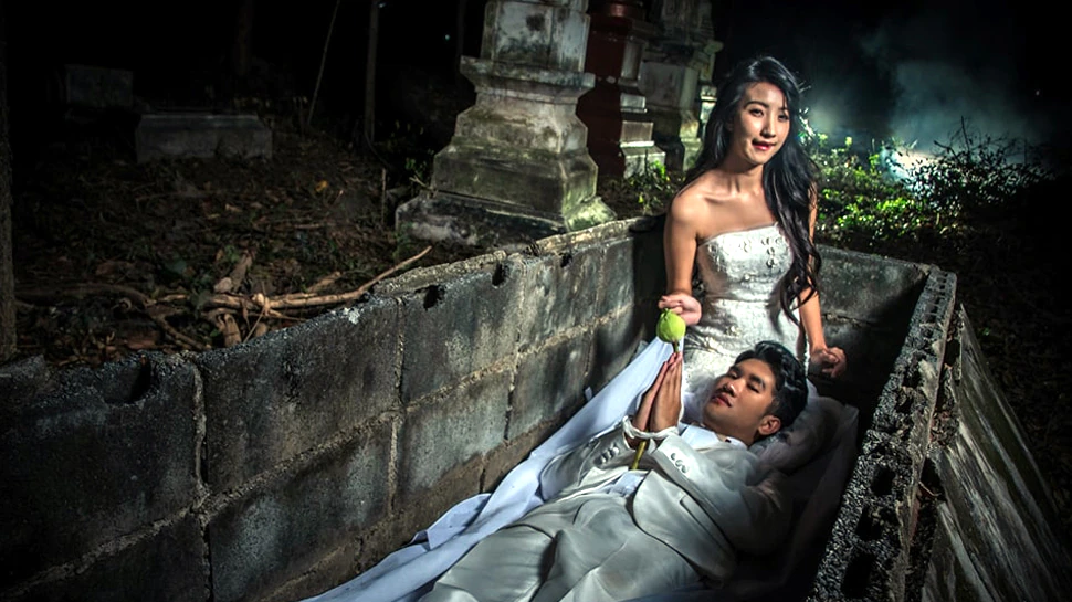 grave wedding photoshoot 