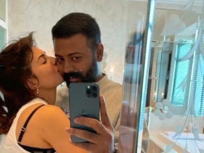 jacqueline fernandez and sukesh chandrasekhar love bite