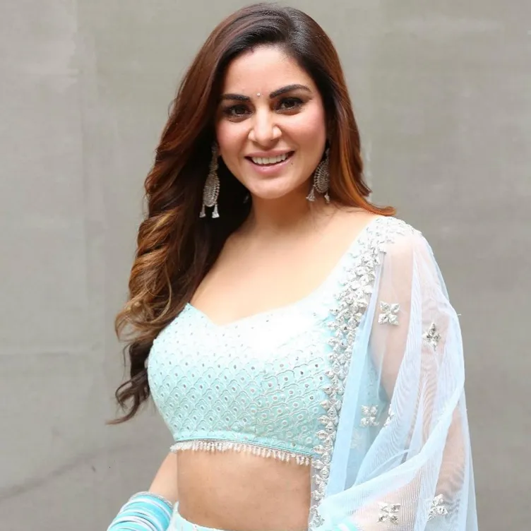 shraddha arya