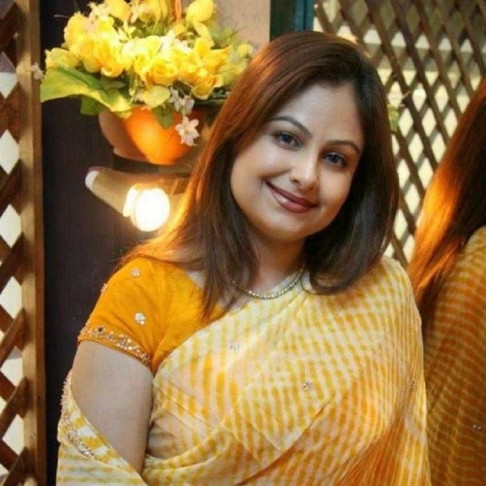 ayesha jhulka 