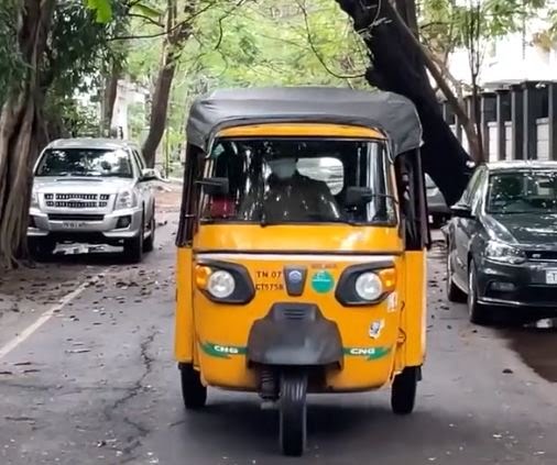 Anand Mahindra Became A Fan Of This Chennai Auto Driver