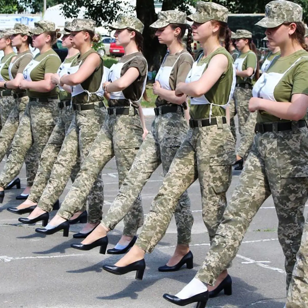 ukraine female soldiers