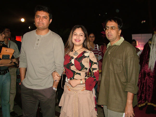 ayesha jhulka 