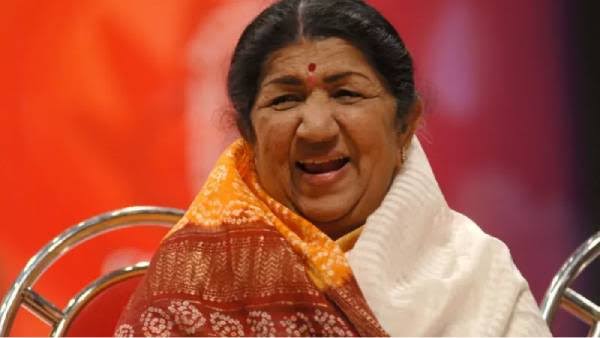 lata ji on isha wedding