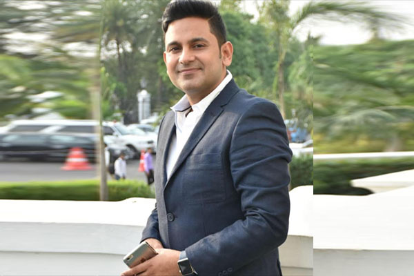 manoj muntashir