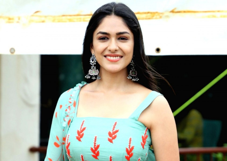 mrunal thakur