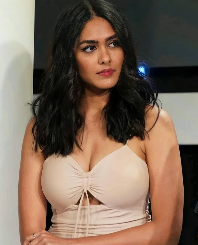 mrunal thakur