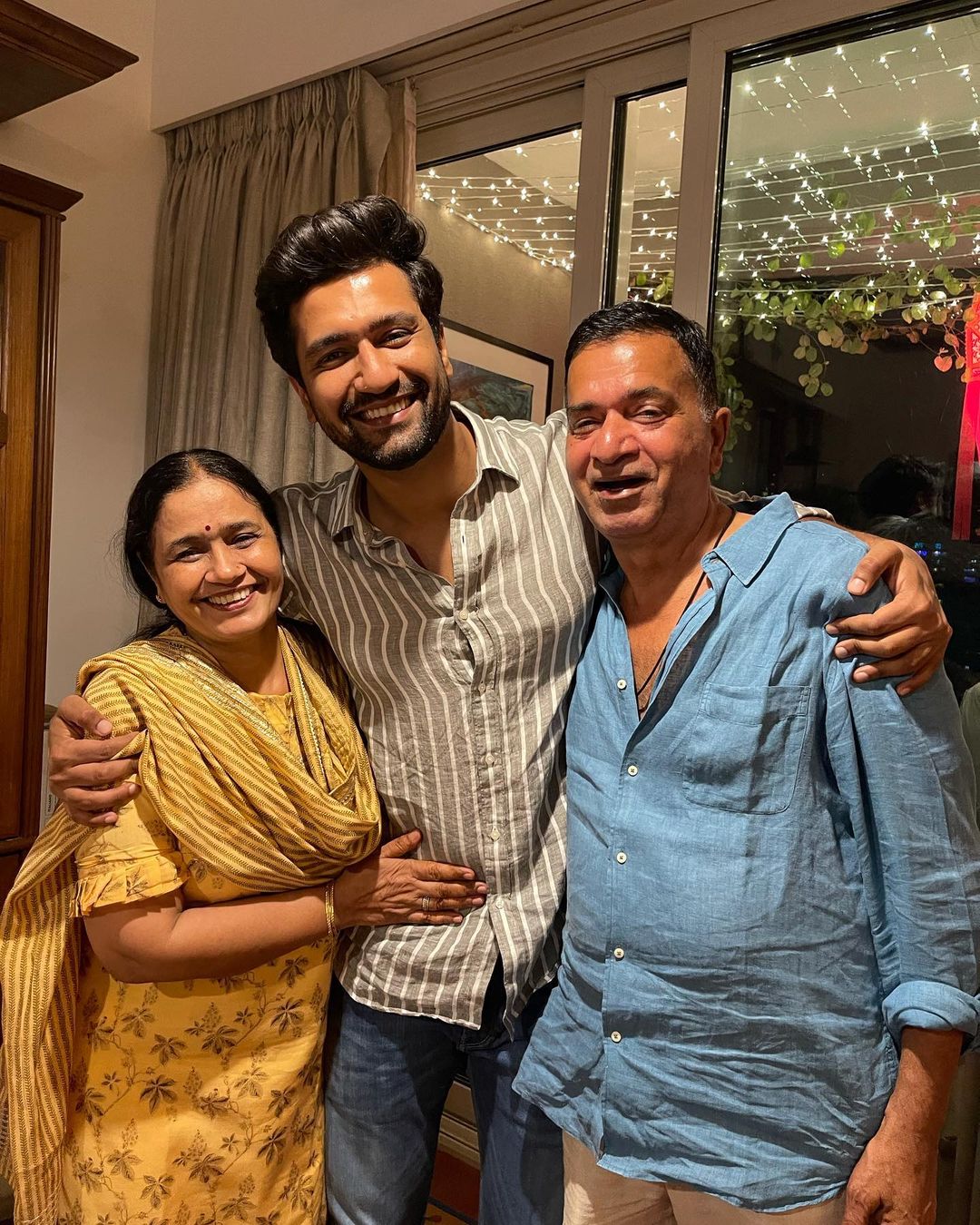 vicky kaushal father