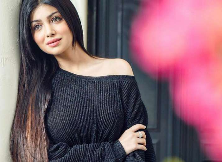 ayesha takia