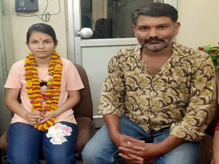 auto-driver-daughter-brought-96-percent-marks-in-10th 1 - Newstrend