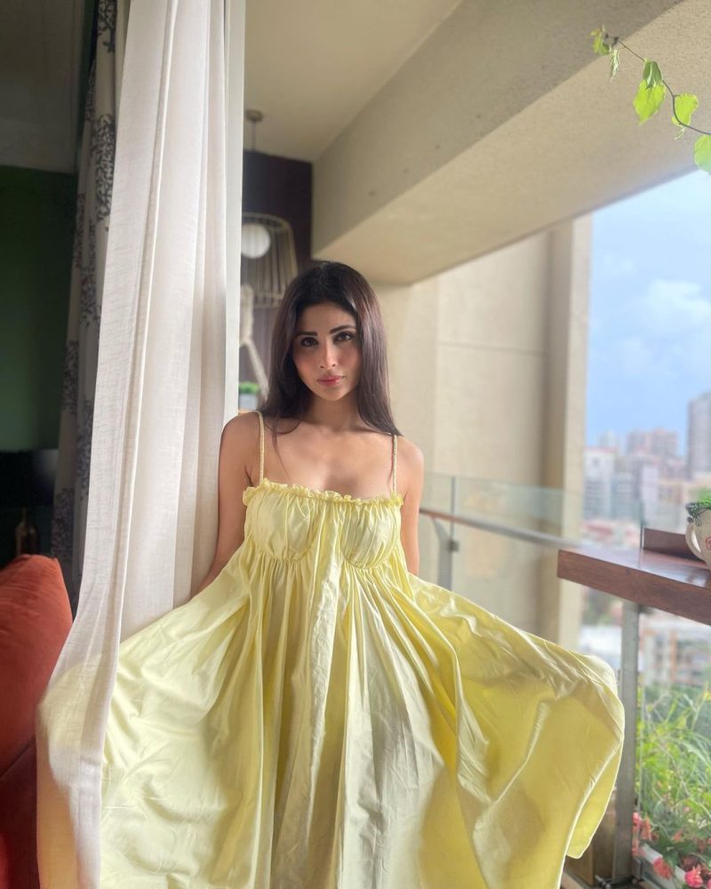 mouni roy