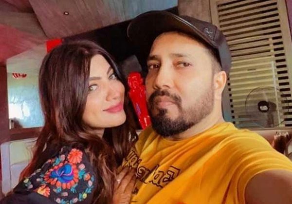 akanksha puri and mika singh