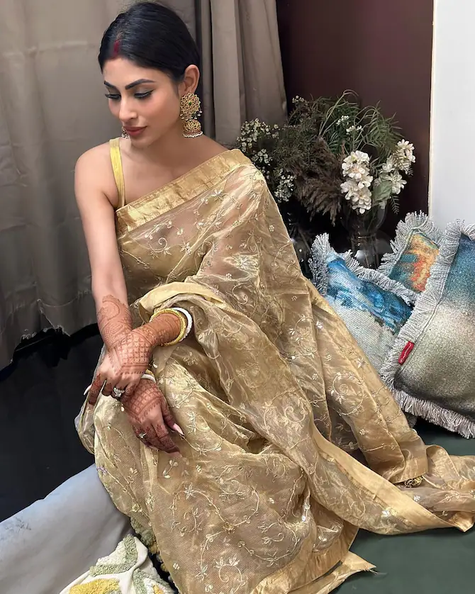 mouni roy